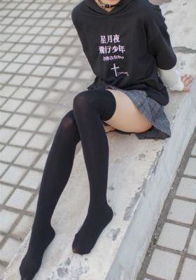 脱女学生小内内摸出水_迅雷下载电影