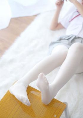 隔着内裤顶撞女人那里_4K日韩免费观看